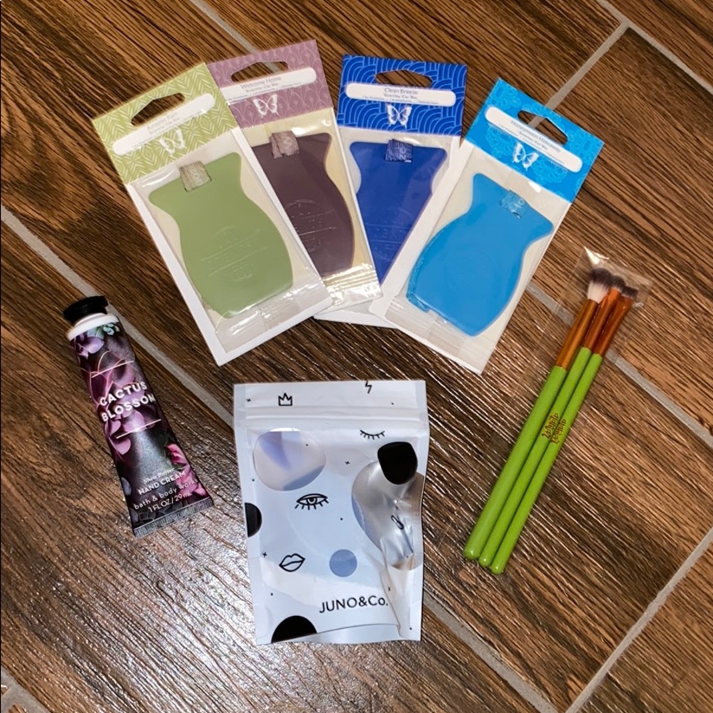 GREAT BUNDLED DEAL! 💛 PLEASE READ DESCRIPTION!